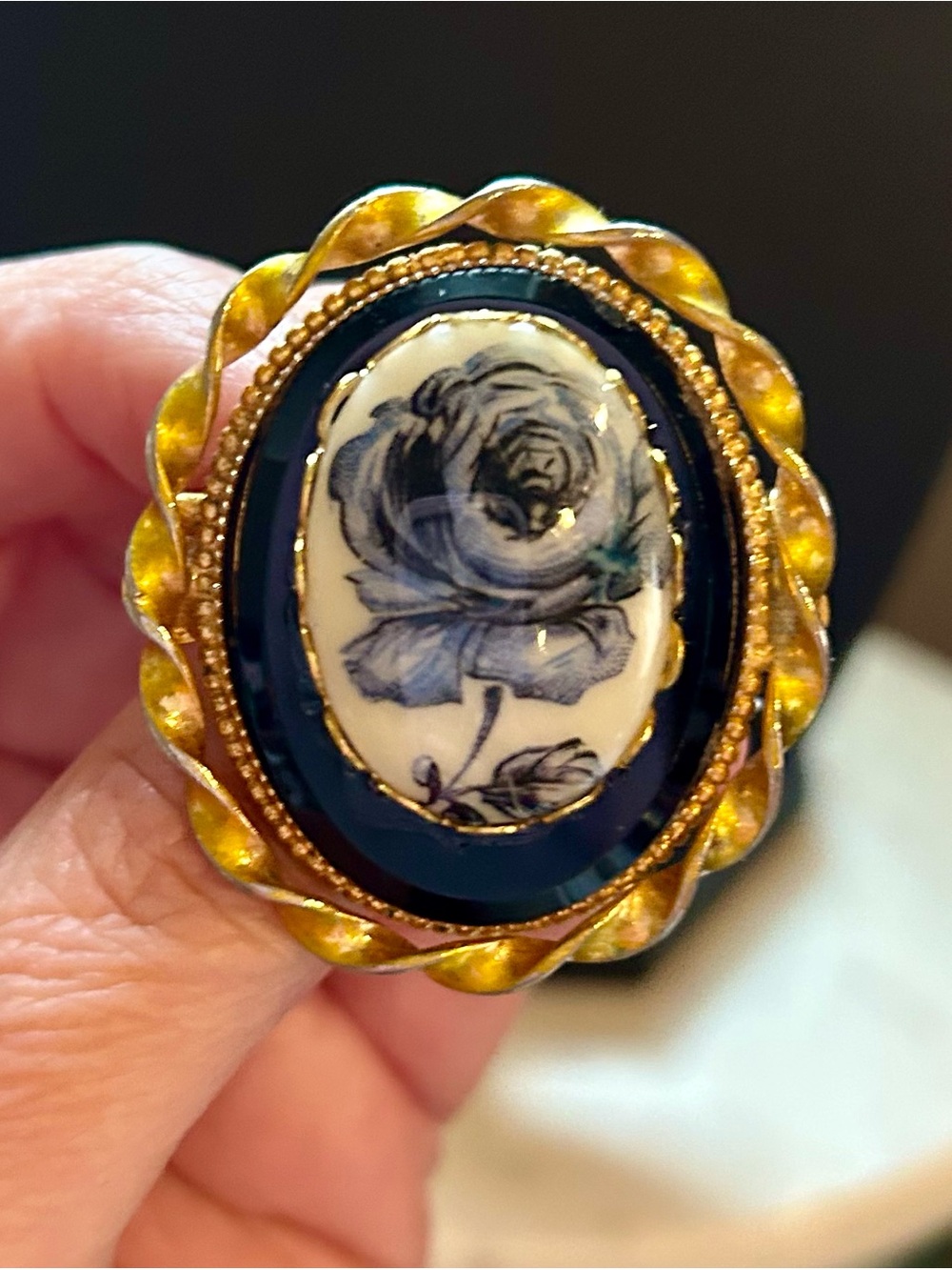 Lovely Gothic Vintage Blue Rose Black Gold-tone Brooch